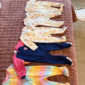 Lot of 5 Footed Pajamas Infant Girl 6 Months - Carters , Little Md